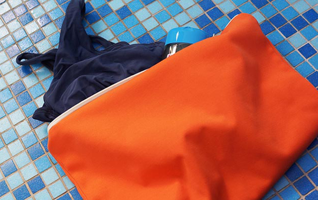 Activité piscine, week end à la mer : le sac à maillot de bain étanche à  ranger dans son cabas. - Mon petit cartable : Cartables et accessoires de  maternelle Made in France