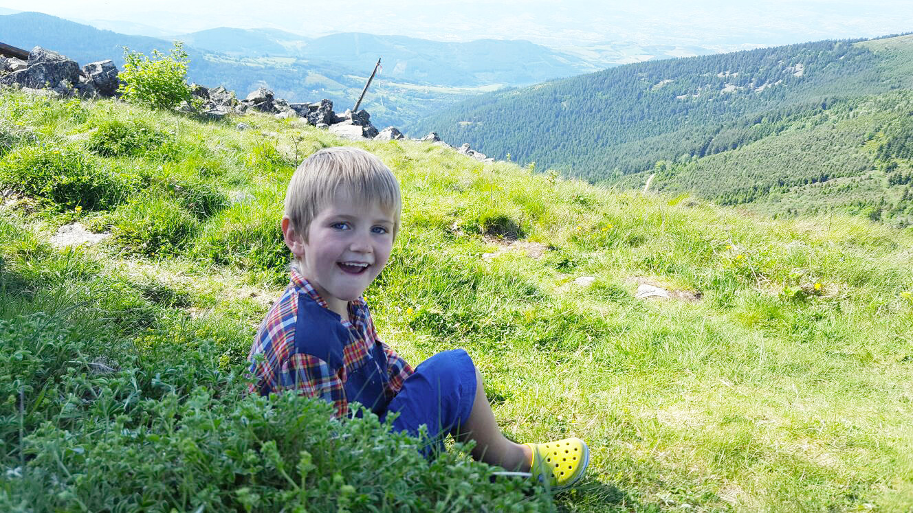 enfant dans la nature