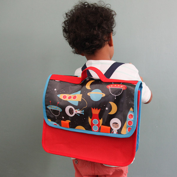 Sac à dos bébé avec son prénom : cadeau de naissance personnalisable - Mon  petit cartable : Cartables et accessoires de maternelle Made in France