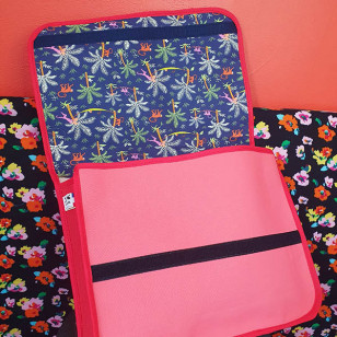 Cartable de maternelle rose, grand cahier