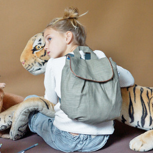 Sac à dos enfant, lin kaki, bord cuivré