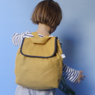 Sac à dos enfant, colonel moutarde, biais gris