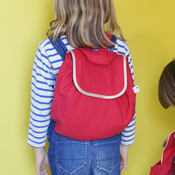 Sac à dos enfant, lin rouge corail, biais doré